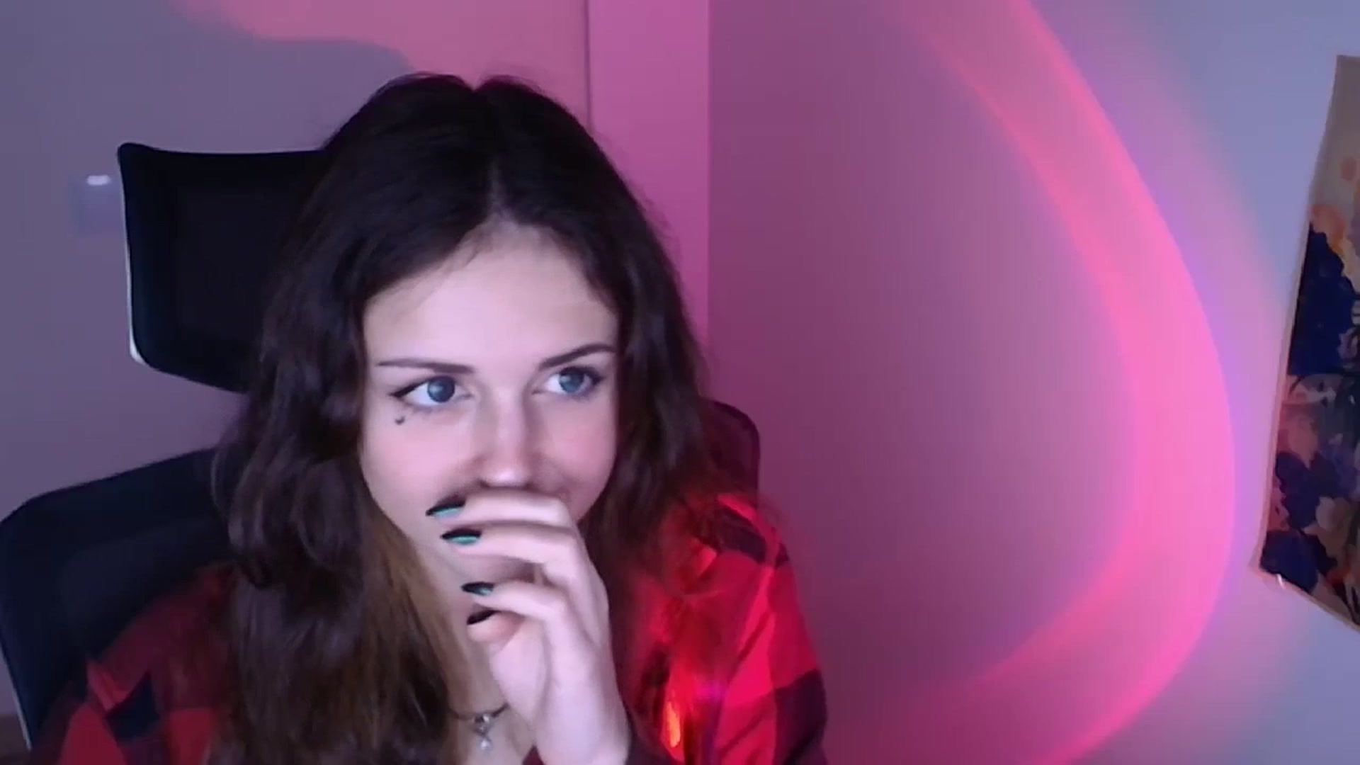 Gallery image thumbnail from Lurenn's myfreecams stream on, 11/27/2023, 08:41 image 5 of 20