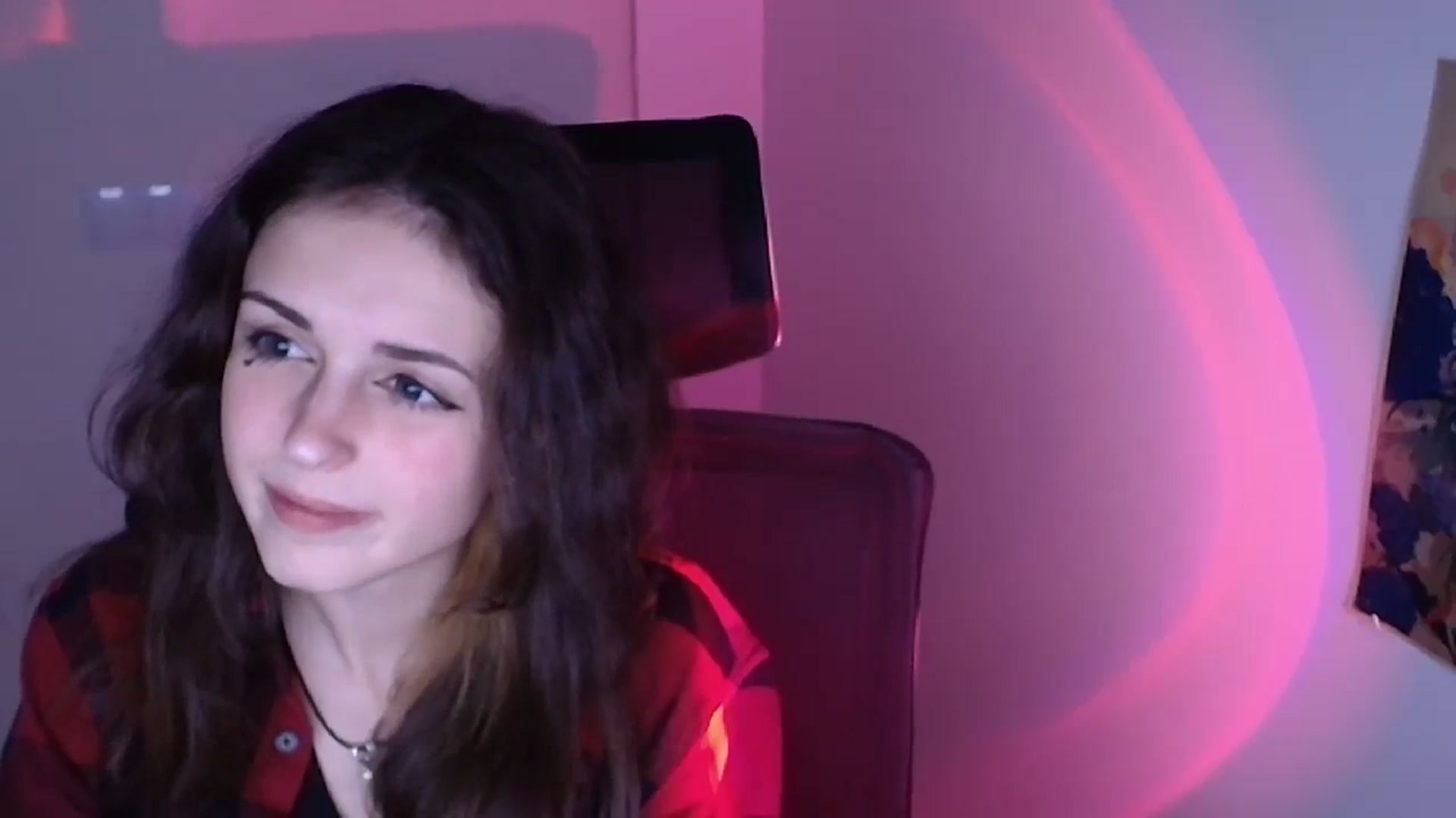 Gallery image thumbnail from Lurenn's myfreecams stream on, 11/27/2023, 08:41 image 18 of 20