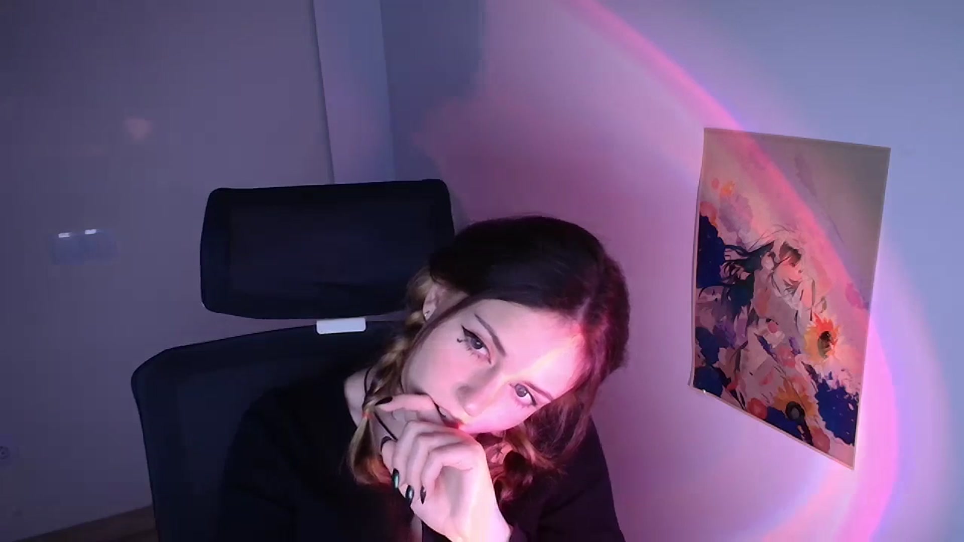 Gallery image thumbnail from Lurenn's myfreecams stream on, 11/28/2023, 18:52 image 17 of 20