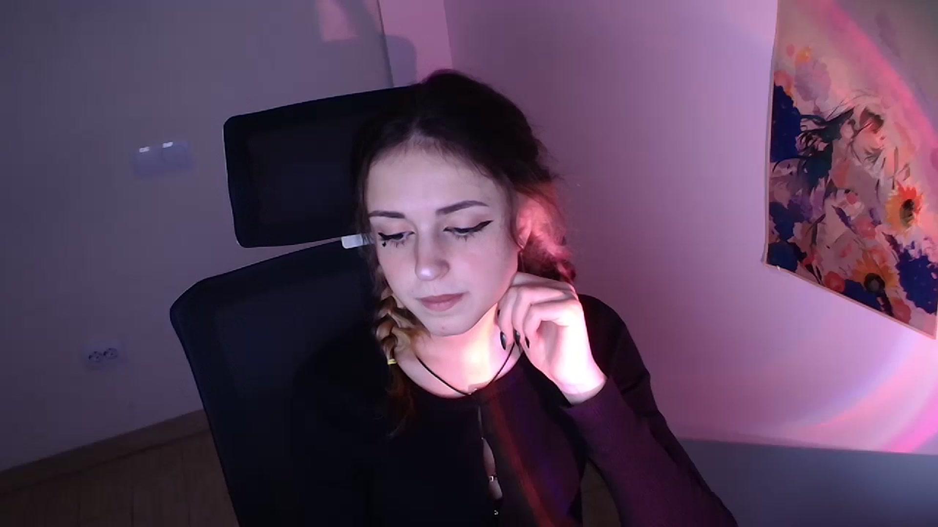 Gallery image thumbnail from Lurenn's myfreecams stream on, 11/29/2023, 09:48 image 2 of 20