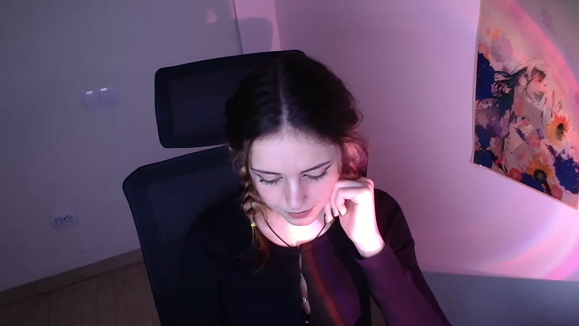 Gallery image thumbnail from Lurenn's myfreecams stream on, 11/29/2023, 09:48 image 1 of 20