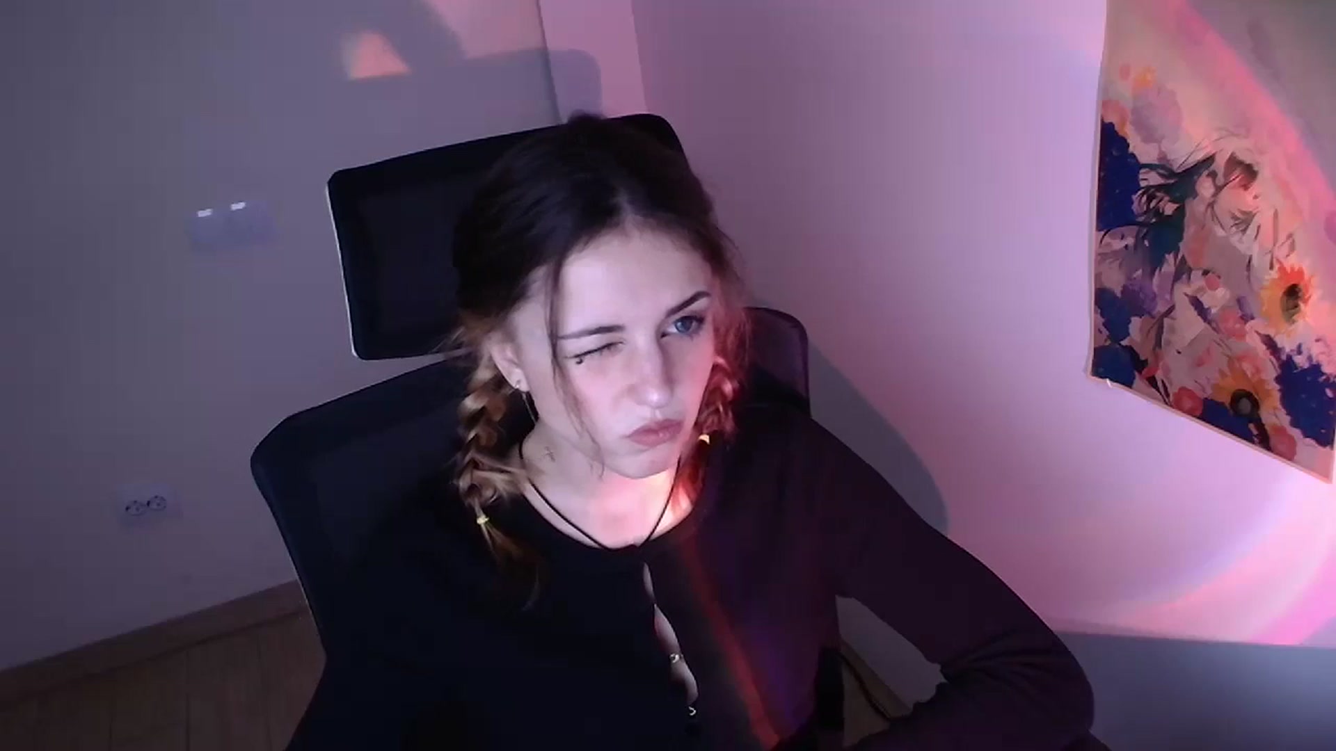 Gallery image thumbnail from Lurenn's myfreecams stream on, 11/29/2023, 09:48 image 12 of 20