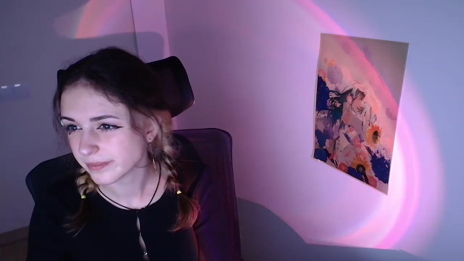 Gallery image thumbnail from Lurenn's myfreecams stream on, 11/29/2023, 12:52 image 7 of 20