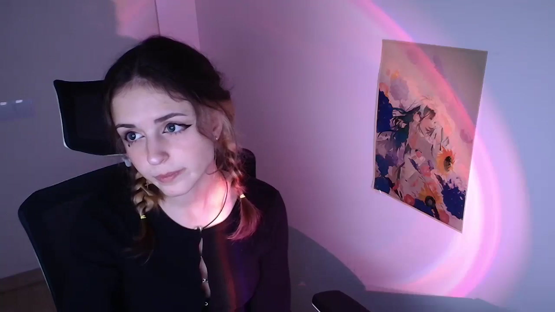 Gallery image thumbnail from Lurenn's myfreecams stream on, 11/29/2023, 12:52 image 13 of 20