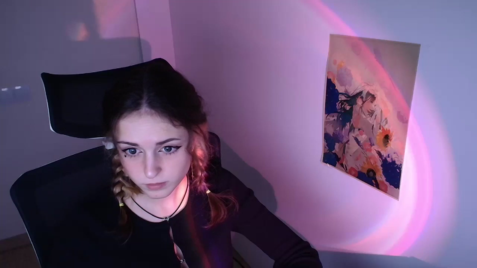 Gallery image thumbnail from Lurenn's myfreecams stream on, 11/29/2023, 12:52 image 2 of 20
