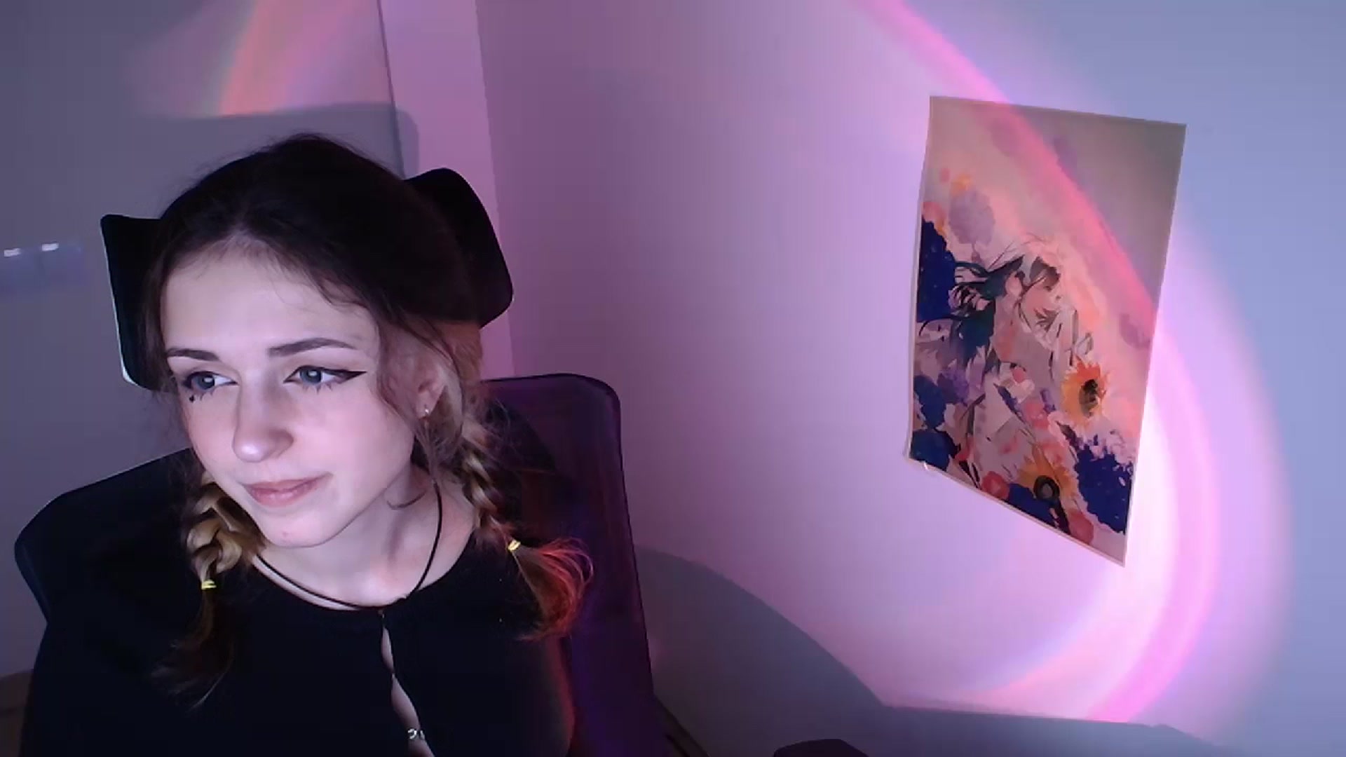 Gallery image thumbnail from Lurenn's myfreecams stream on, 11/29/2023, 12:52 image 6 of 20
