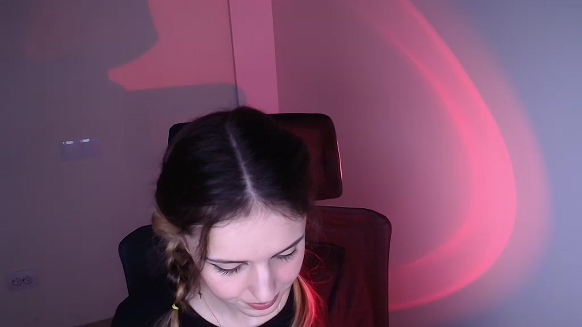 Gallery image thumbnail from Lurenn's myfreecams stream on, 12/02/2023, 21:44 image 14 of 20