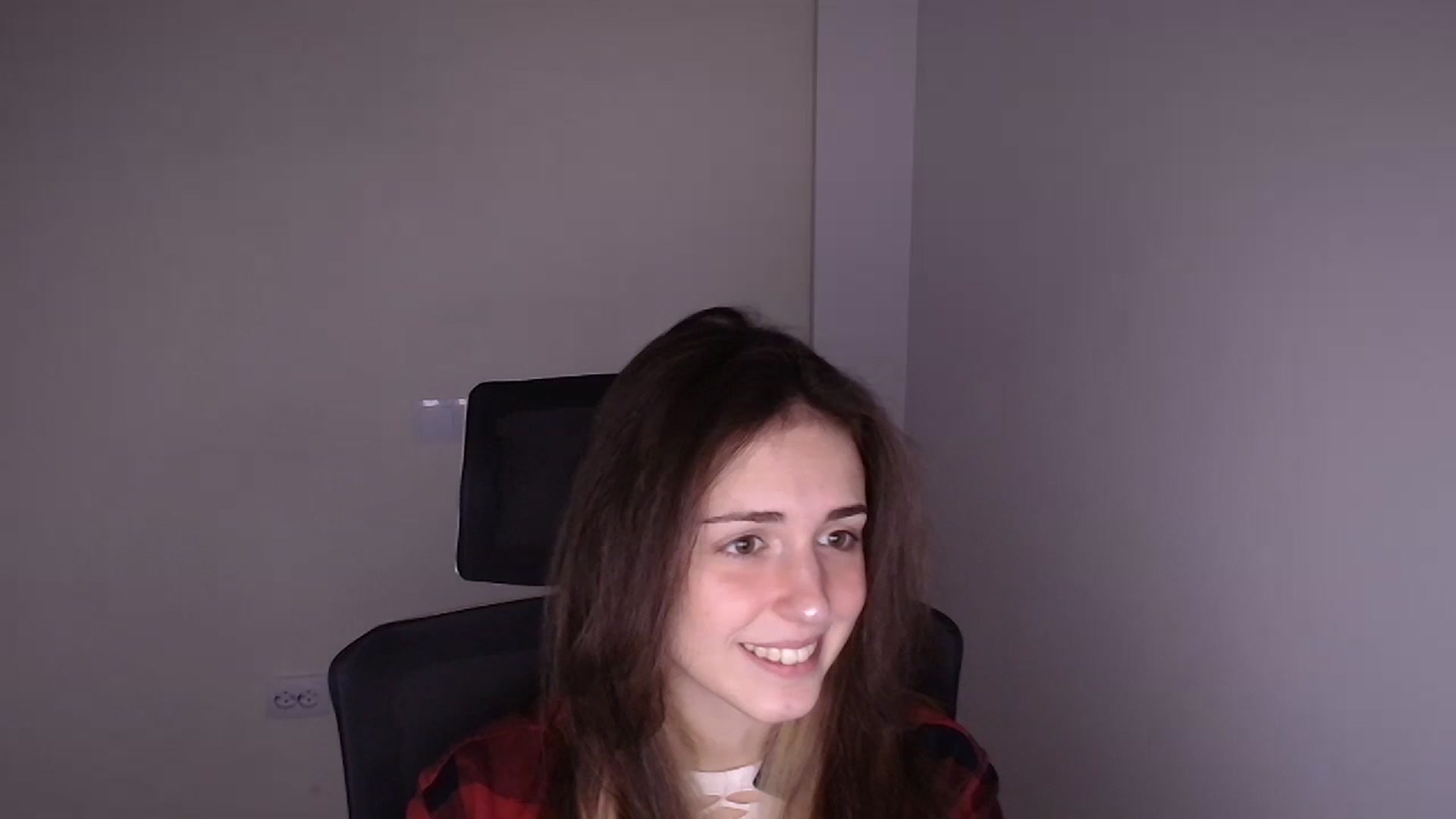 Gallery image thumbnail from Lurenn's myfreecams stream on, 12/04/2023, 14:04 image 12 of 20