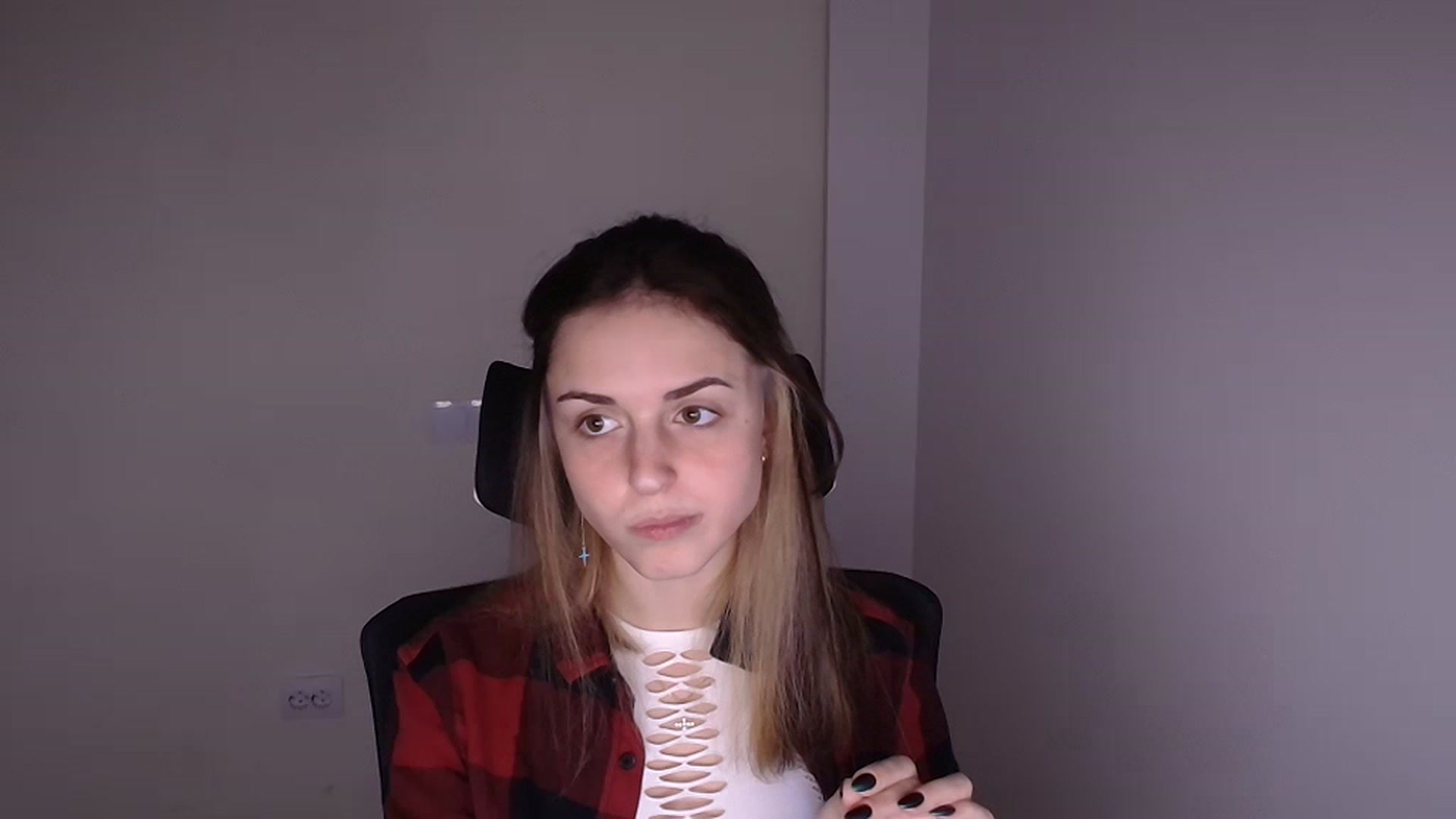 Gallery image thumbnail from Lurenn's myfreecams stream on, 12/04/2023, 14:27 image 18 of 20
