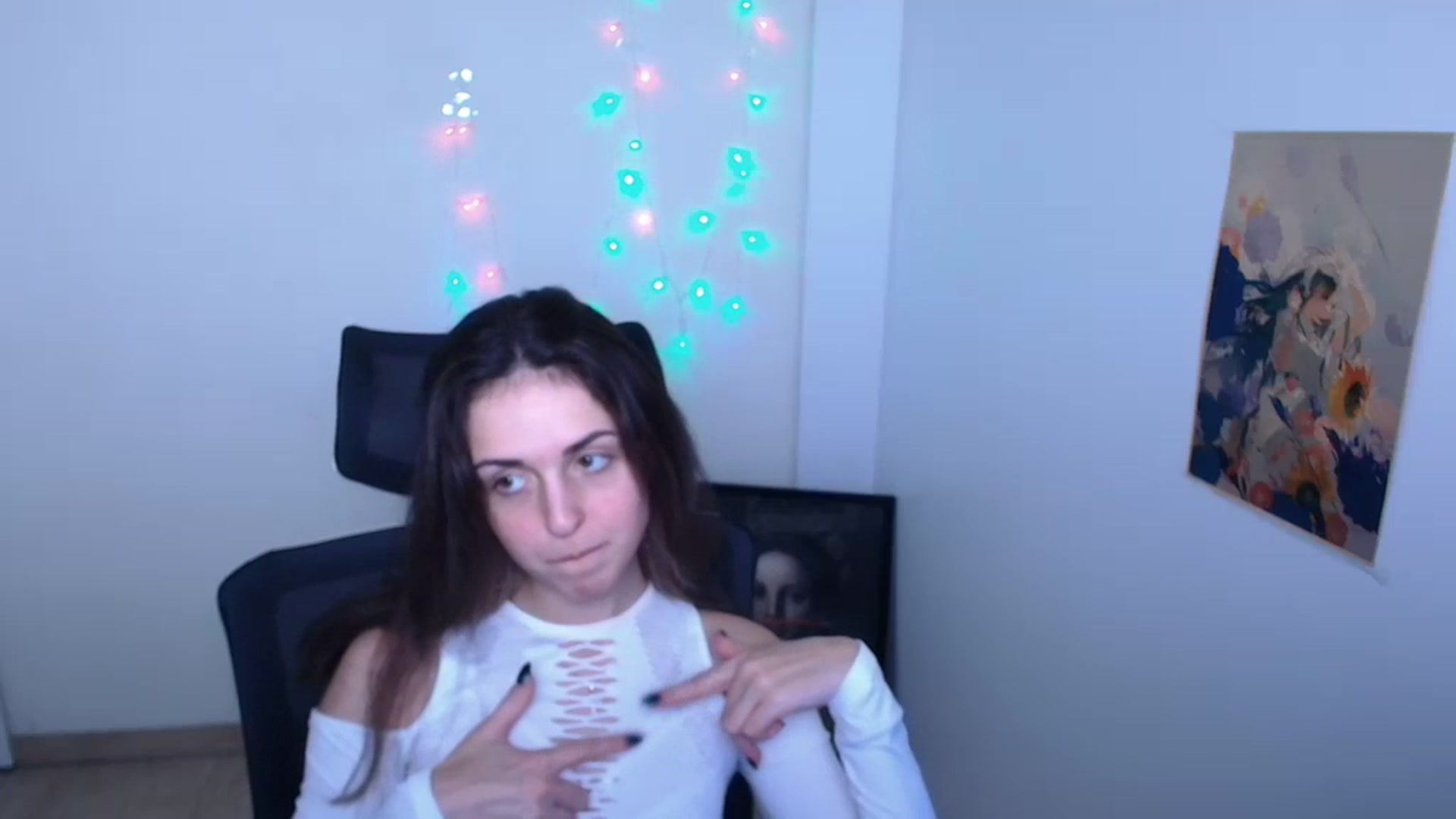 Gallery image thumbnail from Lurenn's myfreecams stream on, 12/07/2023, 12:53 image 10 of 20