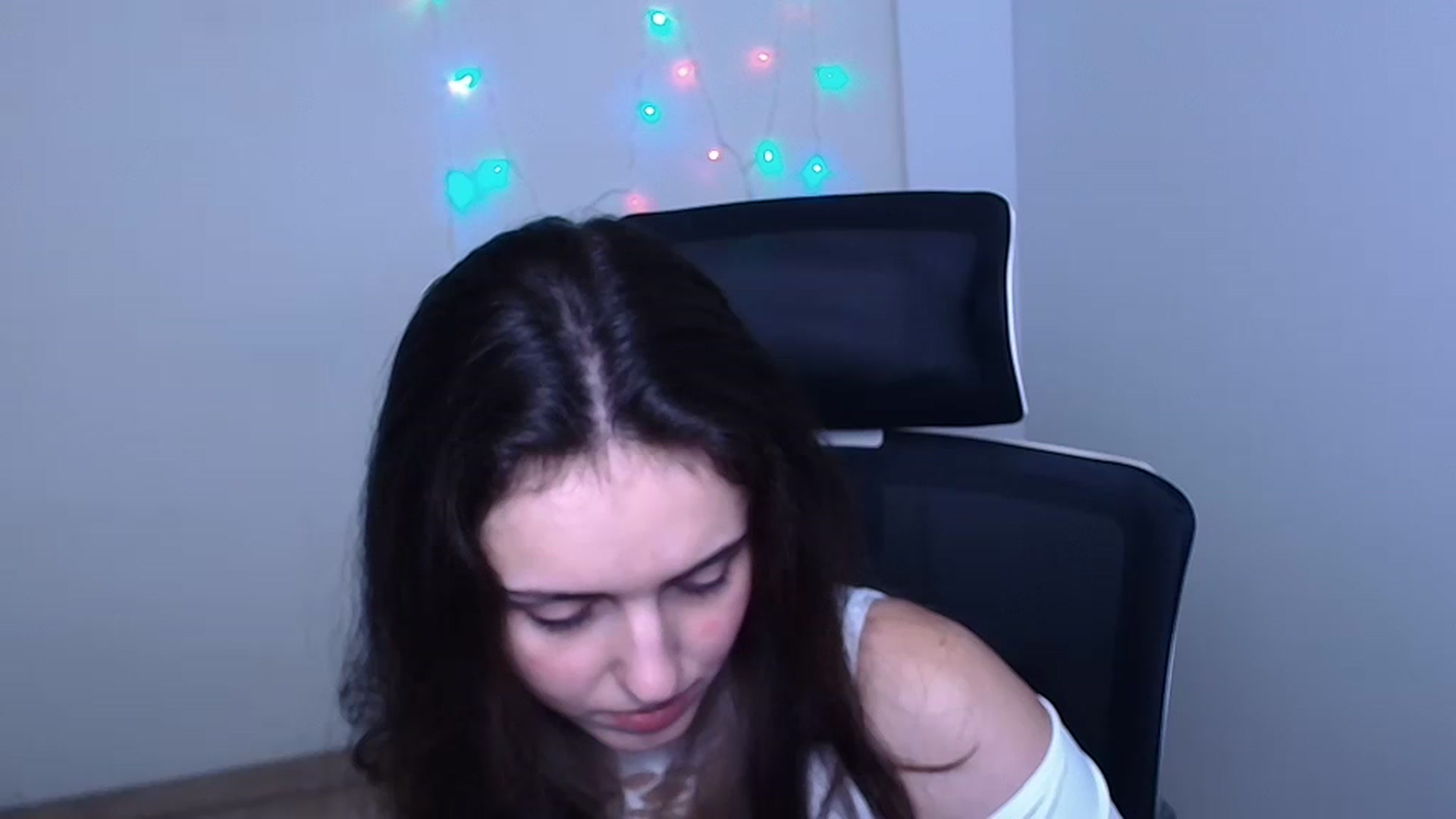 Gallery image thumbnail from Lurenn's myfreecams stream on, 12/08/2023, 09:07 image 14 of 20