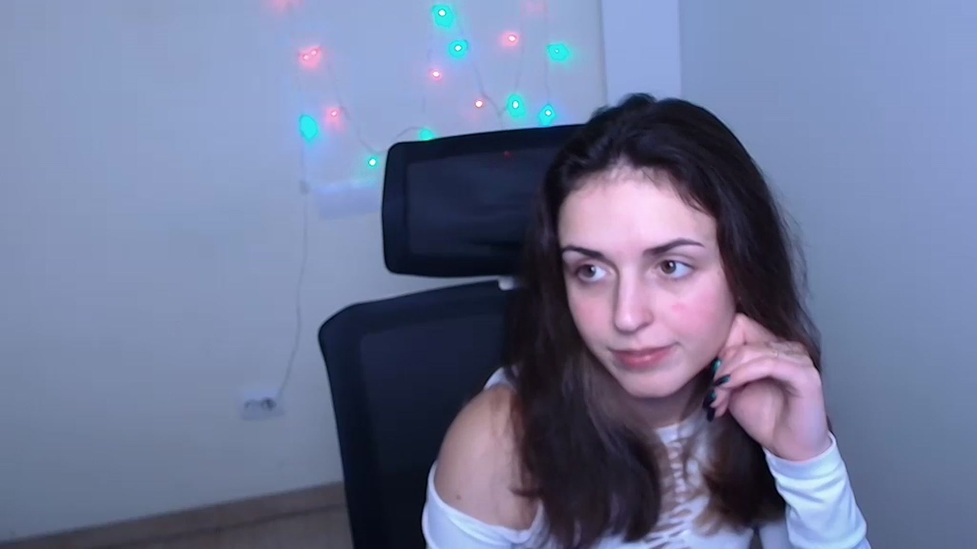 Gallery image thumbnail from Lurenn's myfreecams stream on, 12/08/2023, 09:07 image 3 of 20