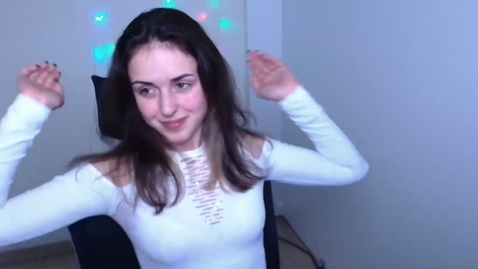 Gallery image thumbnail from Lurenn's myfreecams stream on, 12/08/2023, 09:55 image 15 of 20