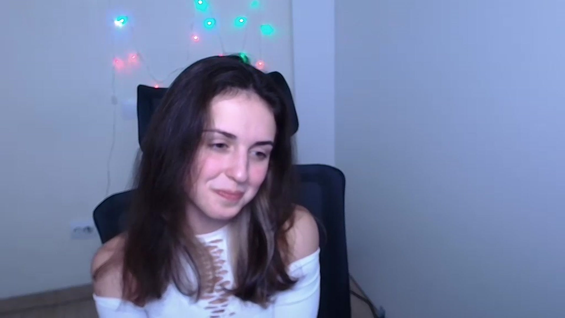 Gallery image thumbnail from Lurenn's myfreecams stream on, 12/08/2023, 10:13 image 19 of 20