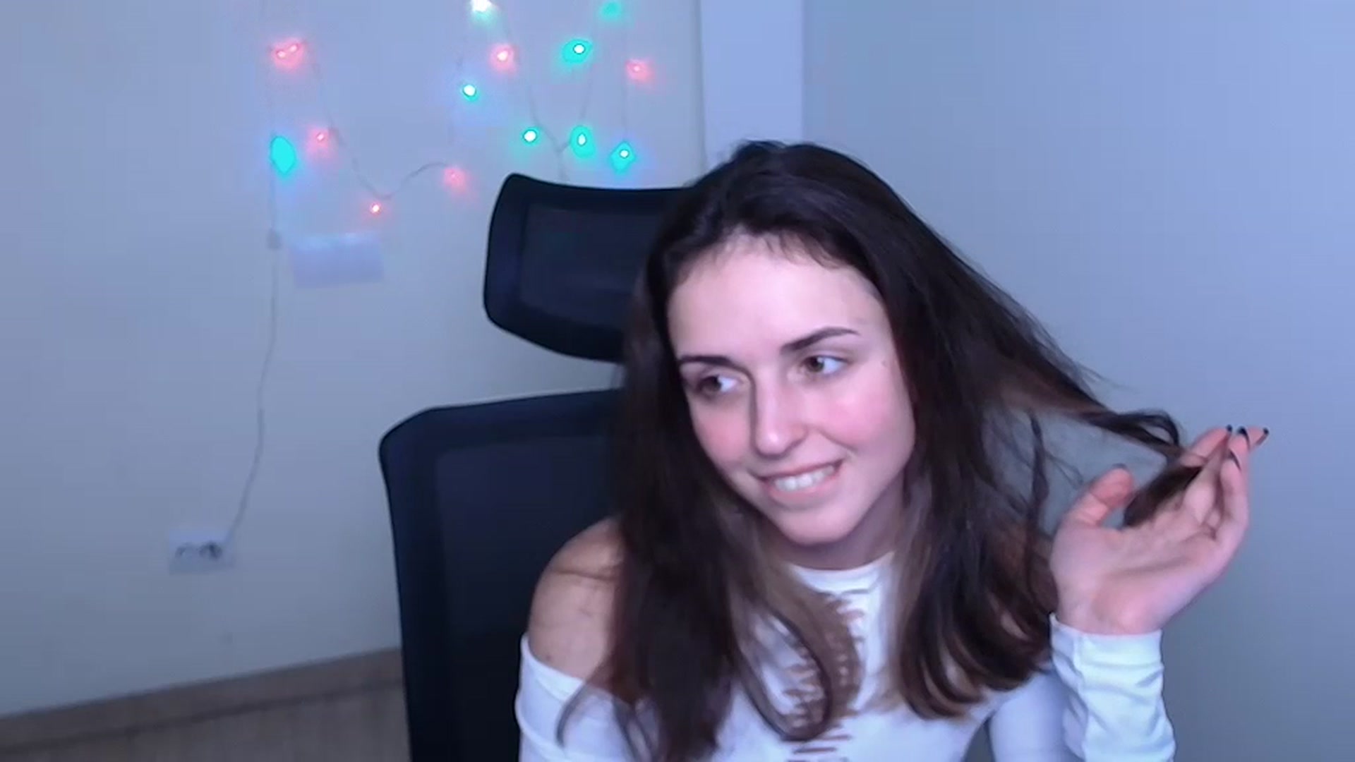 Gallery image thumbnail from Lurenn's myfreecams stream on, 12/08/2023, 10:13 image 9 of 20
