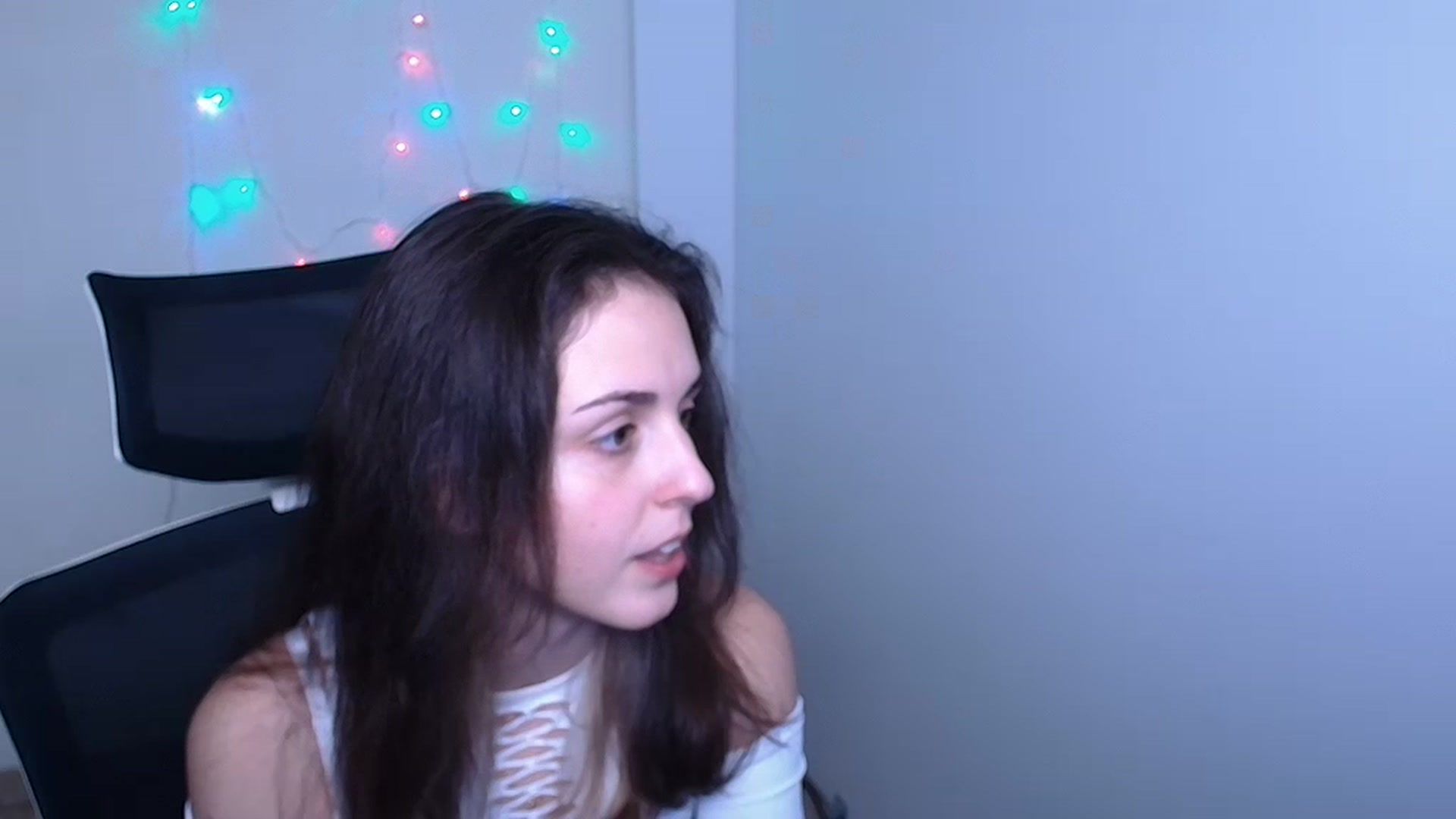 Gallery image thumbnail from Lurenn's myfreecams stream on, 12/08/2023, 11:45 image 18 of 20