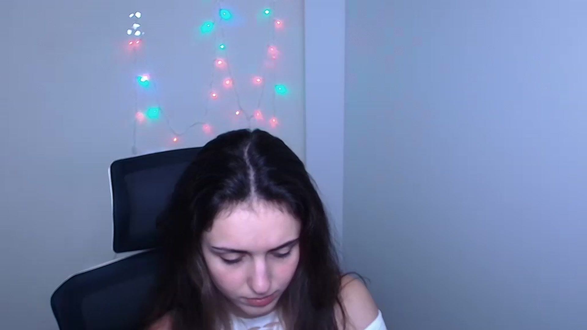 Gallery image thumbnail from Lurenn's myfreecams stream on, 12/08/2023, 12:52 image 17 of 20