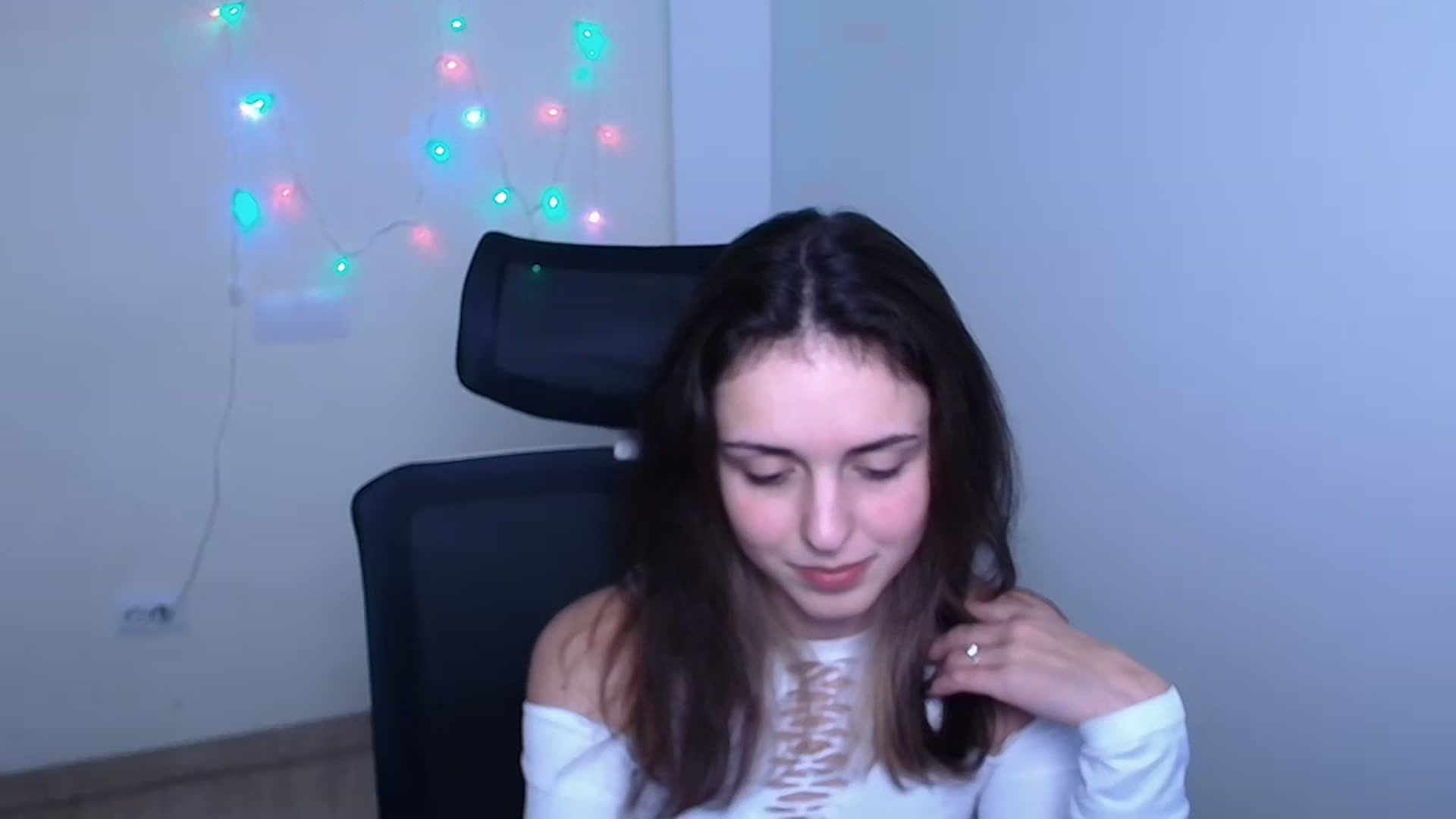 Gallery image thumbnail from Lurenn's myfreecams stream on, 12/08/2023, 12:52 image 6 of 20