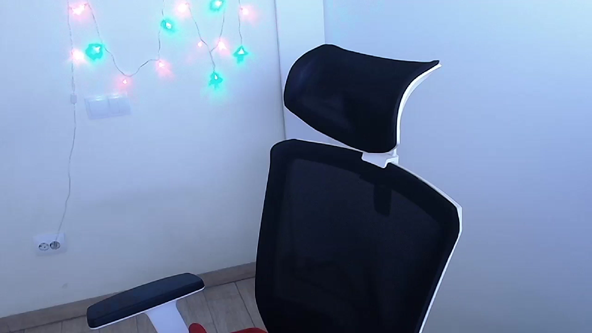 Gallery image thumbnail from Lurenn's myfreecams stream on, 12/10/2023, 11:09 image 9 of 20
