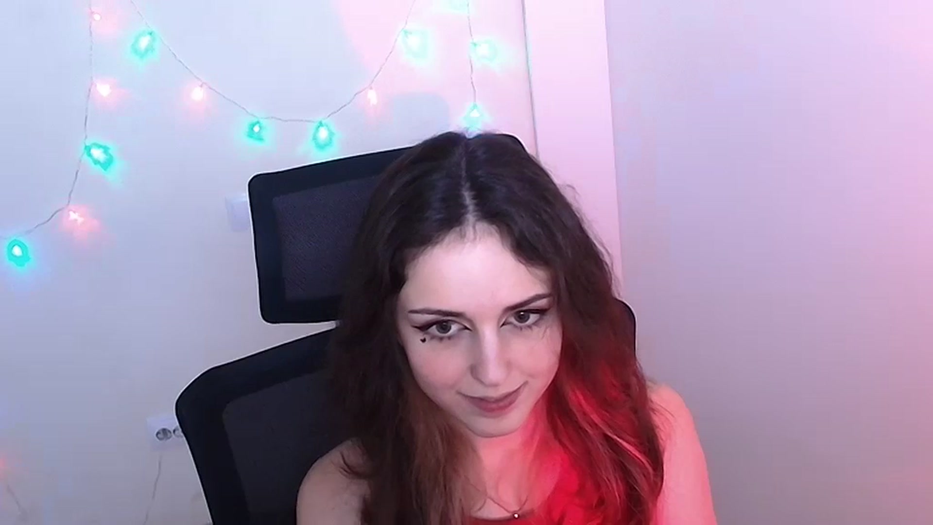 Gallery image thumbnail from Lurenn's myfreecams stream on, 12/12/2023, 14:23 image 11 of 20