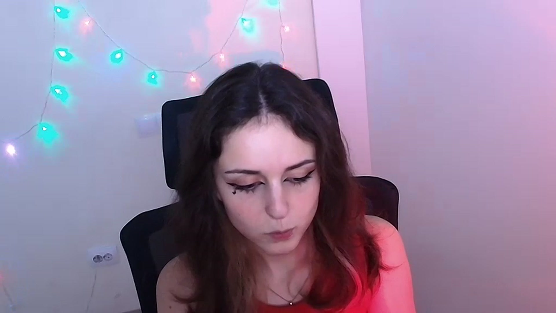 Gallery image thumbnail from Lurenn's myfreecams stream on, 12/12/2023, 14:23 image 7 of 20