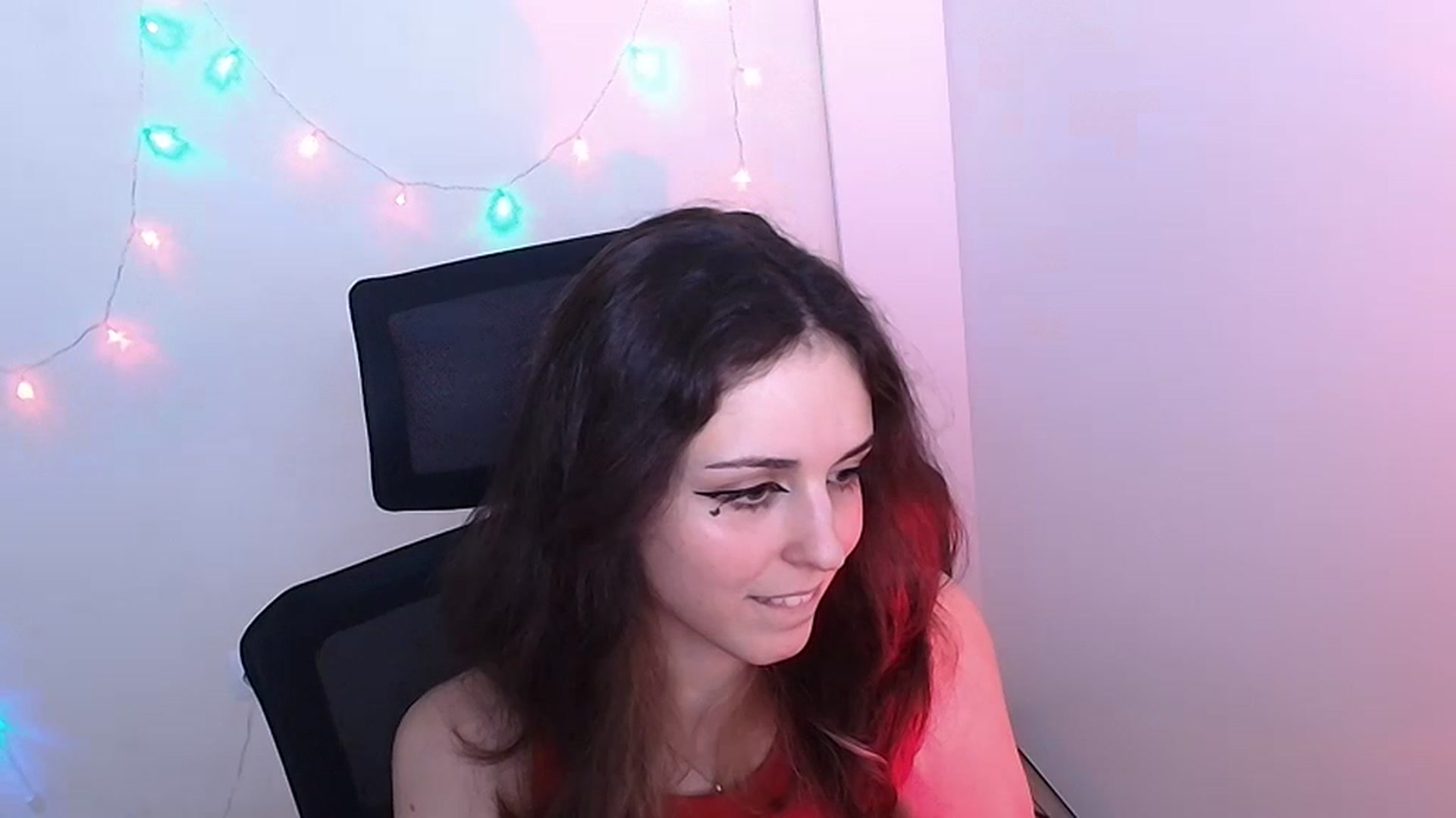 Gallery image thumbnail from Lurenn's myfreecams stream on, 12/12/2023, 14:23 image 13 of 20