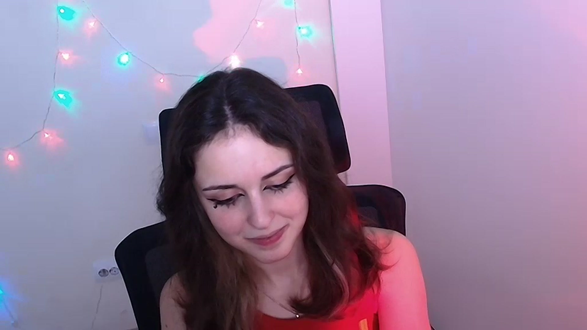 Gallery image thumbnail from Lurenn's myfreecams stream on, 12/12/2023, 14:23 image 6 of 20