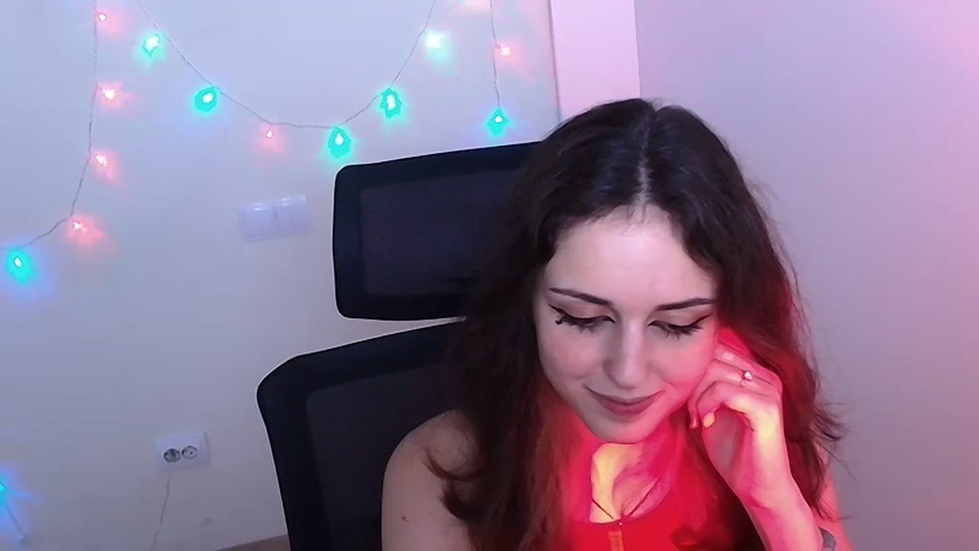Gallery image thumbnail from Lurenn's myfreecams stream on, 12/12/2023, 14:23 image 8 of 20