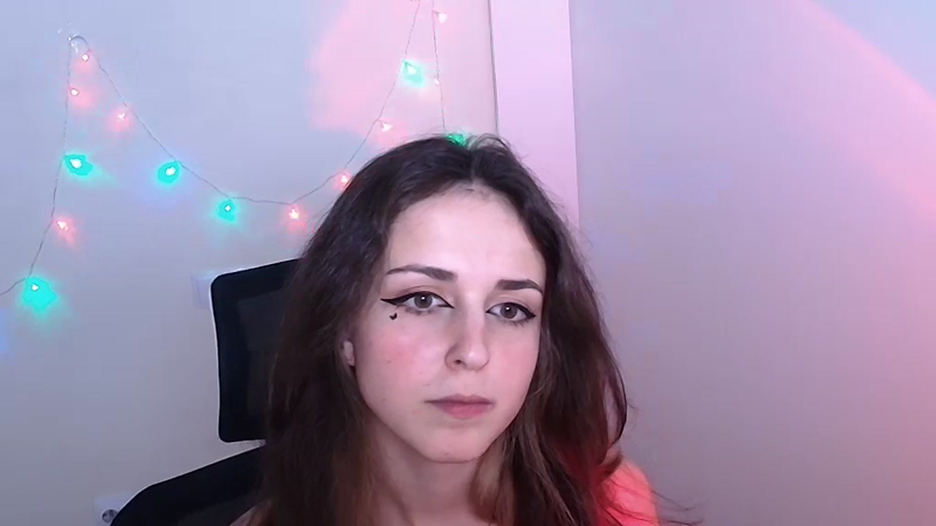 Gallery image thumbnail from Lurenn's myfreecams stream on, 12/12/2023, 14:55 image 2 of 20
