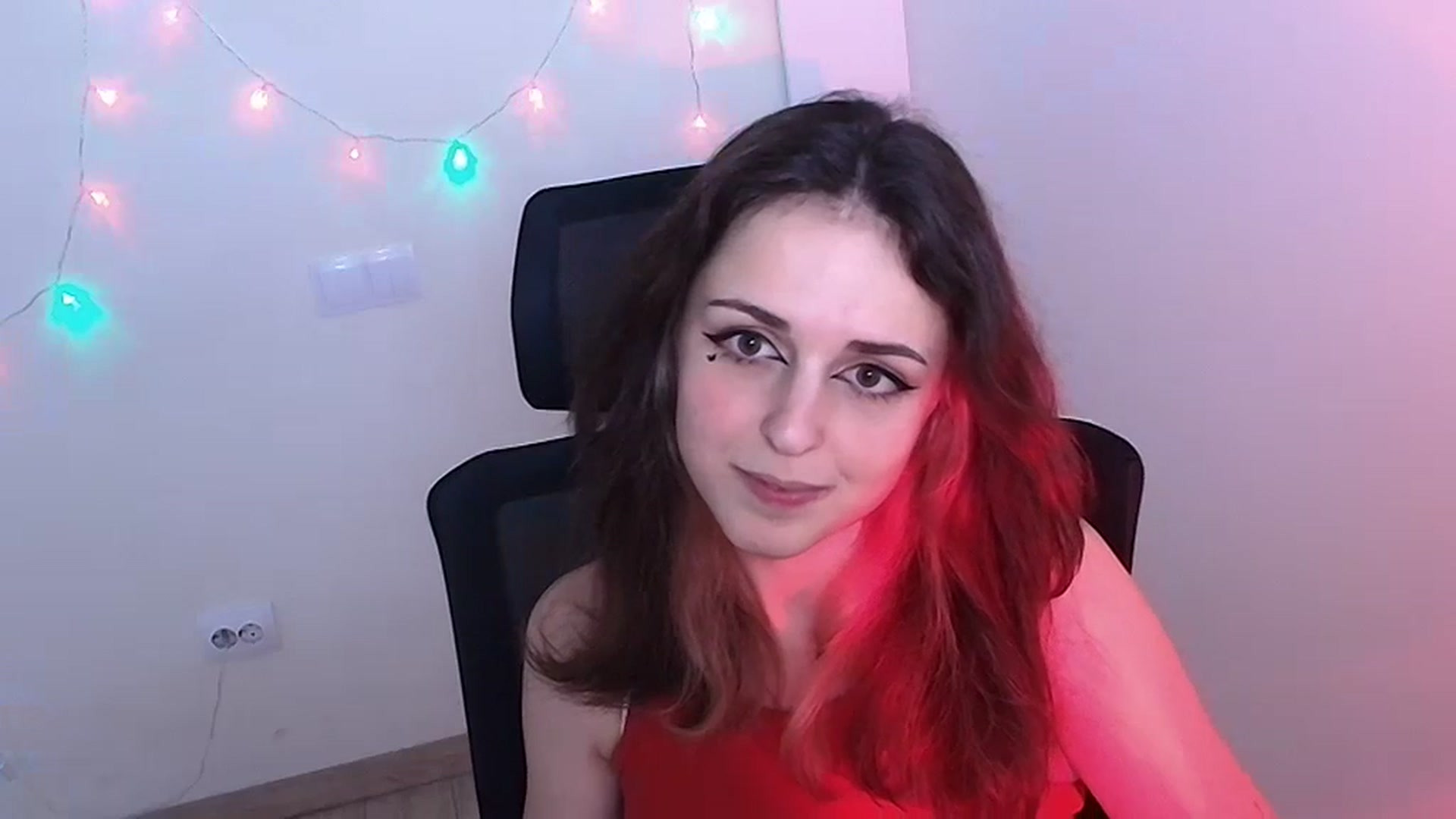 Gallery image thumbnail from Lurenn's myfreecams stream on, 12/12/2023, 14:55 image 6 of 20