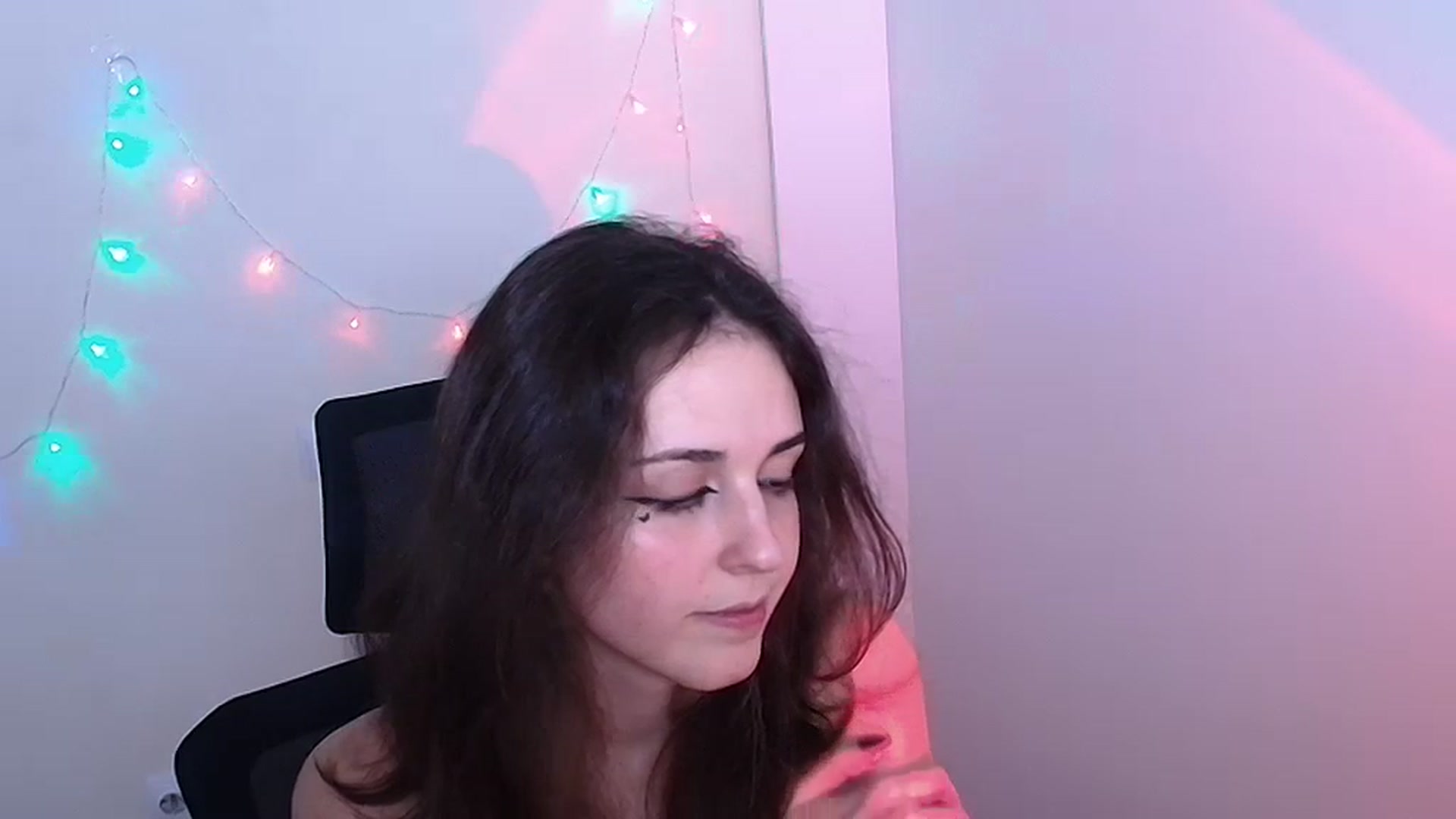 Gallery image thumbnail from Lurenn's myfreecams stream on, 12/12/2023, 14:55 image 3 of 20