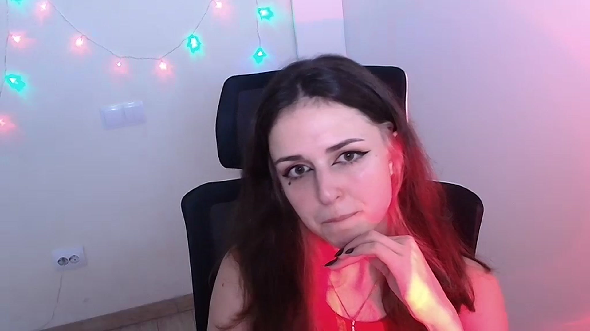 Gallery image thumbnail from Lurenn's myfreecams stream on, 12/12/2023, 18:51 image 4 of 20