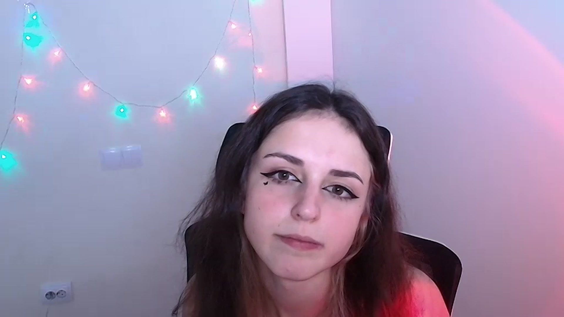 Gallery image thumbnail from Lurenn's myfreecams stream on, 12/12/2023, 18:51 image 8 of 20