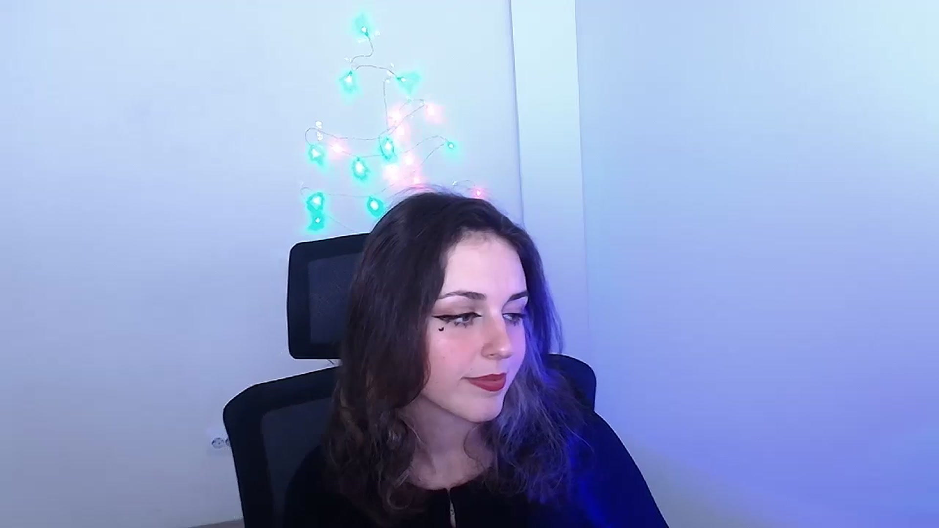 Gallery image thumbnail from Lurenn's myfreecams stream on, 12/13/2023, 14:24 image 20 of 20
