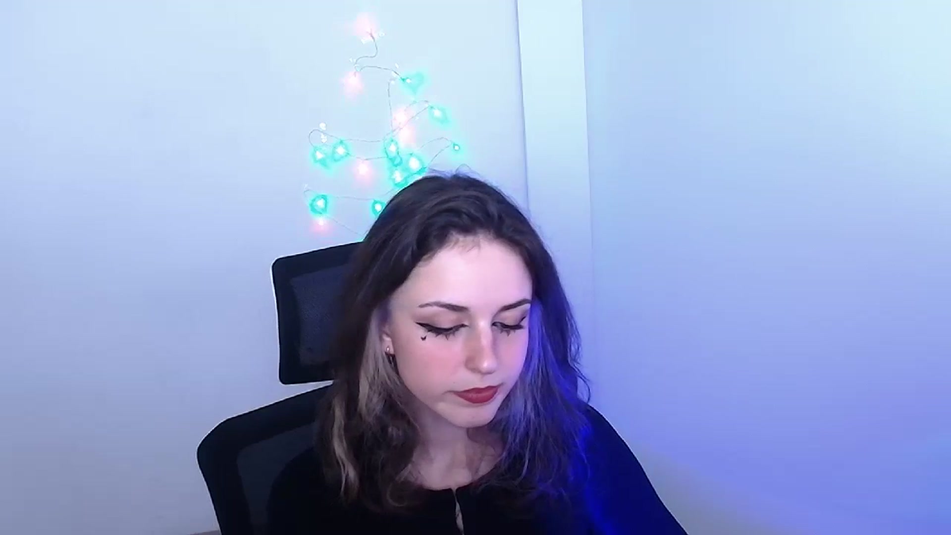 Gallery image thumbnail from Lurenn's myfreecams stream on, 12/13/2023, 14:24 image 12 of 20
