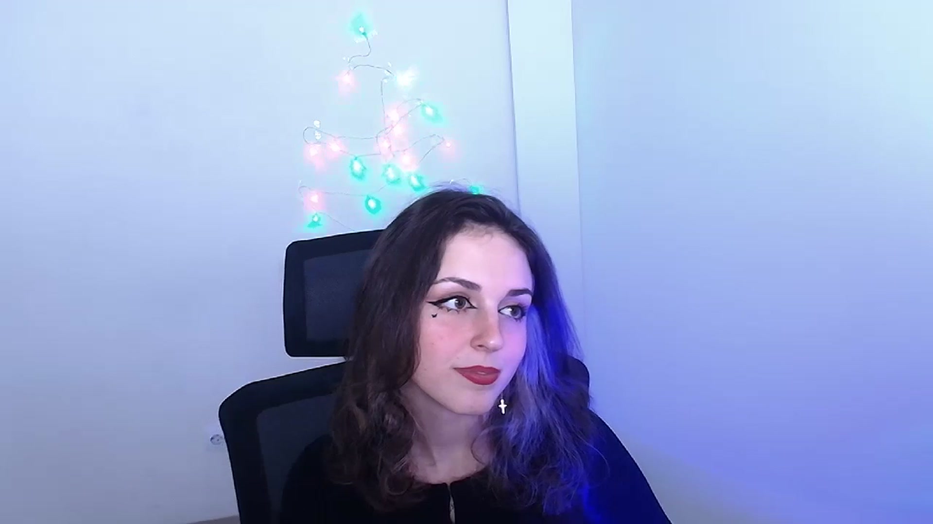 Gallery image thumbnail from Lurenn's myfreecams stream on, 12/13/2023, 14:24 image 19 of 20