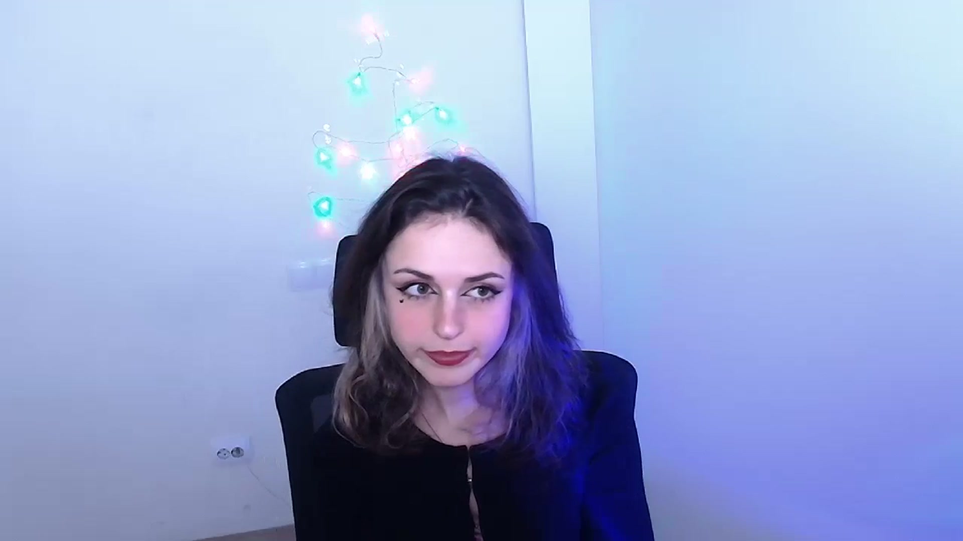 Gallery image thumbnail from Lurenn's myfreecams stream on, 12/13/2023, 14:24 image 11 of 20