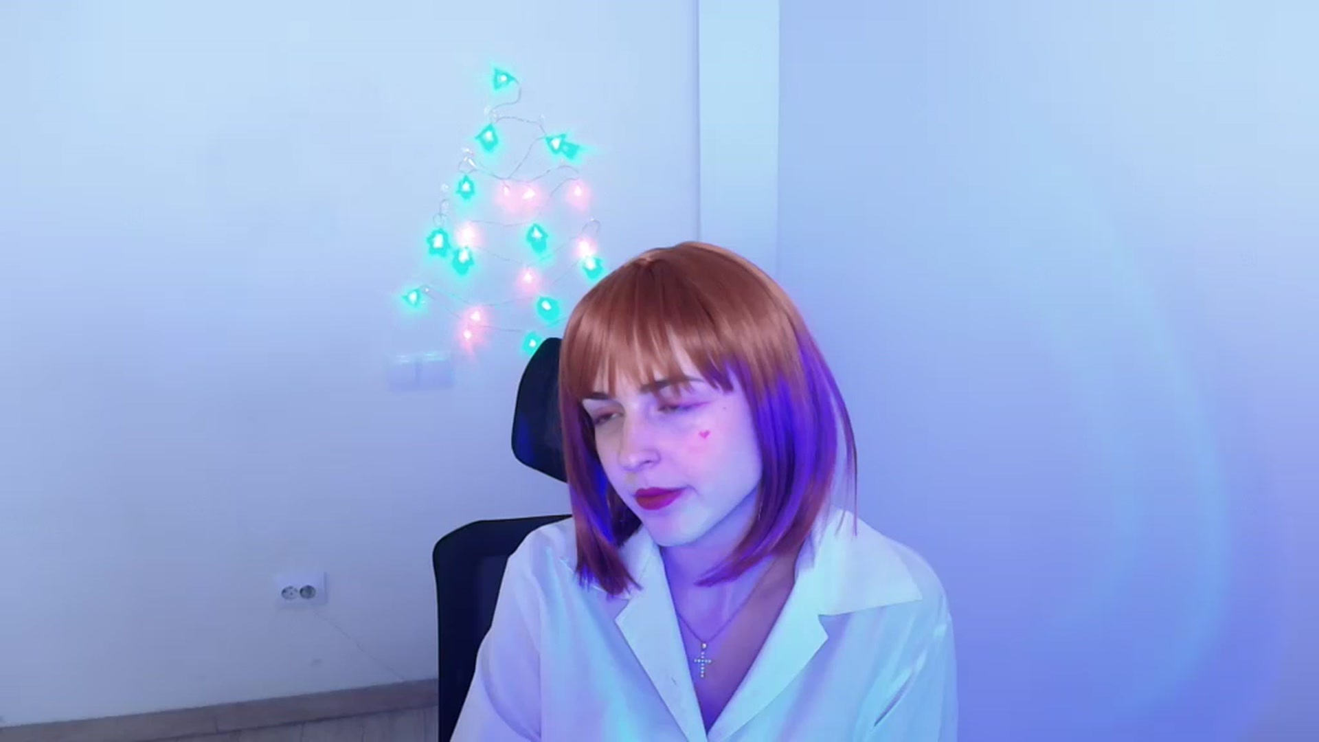 Gallery image thumbnail from Lurenn's myfreecams stream on, 12/18/2023, 19:03 image 7 of 20