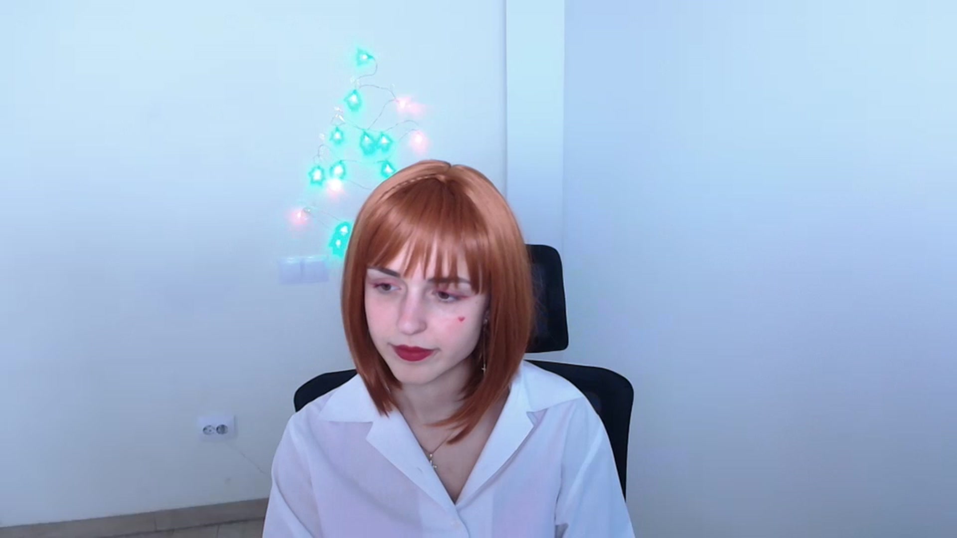 Gallery image thumbnail from Lurenn's myfreecams stream on, 12/18/2023, 19:03 image 20 of 20