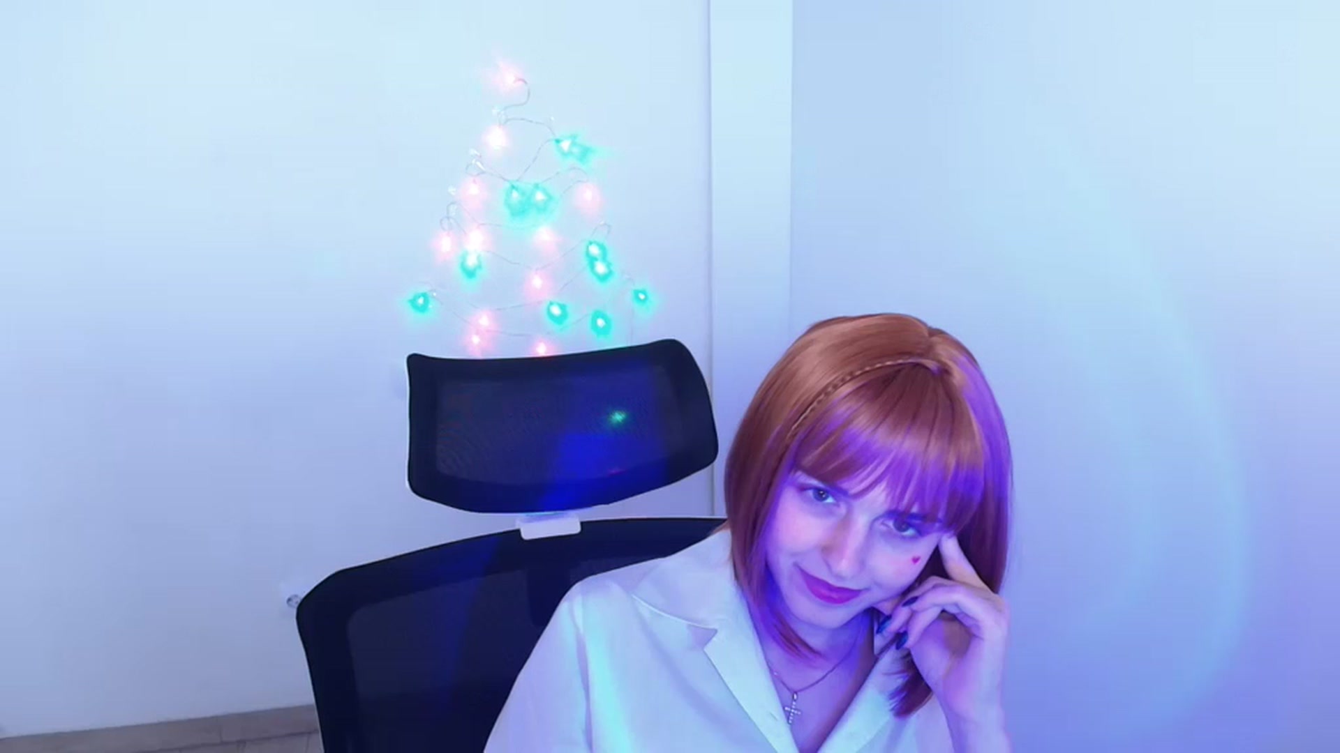 Gallery image thumbnail from Lurenn's myfreecams stream on, 12/18/2023, 19:03 image 3 of 20