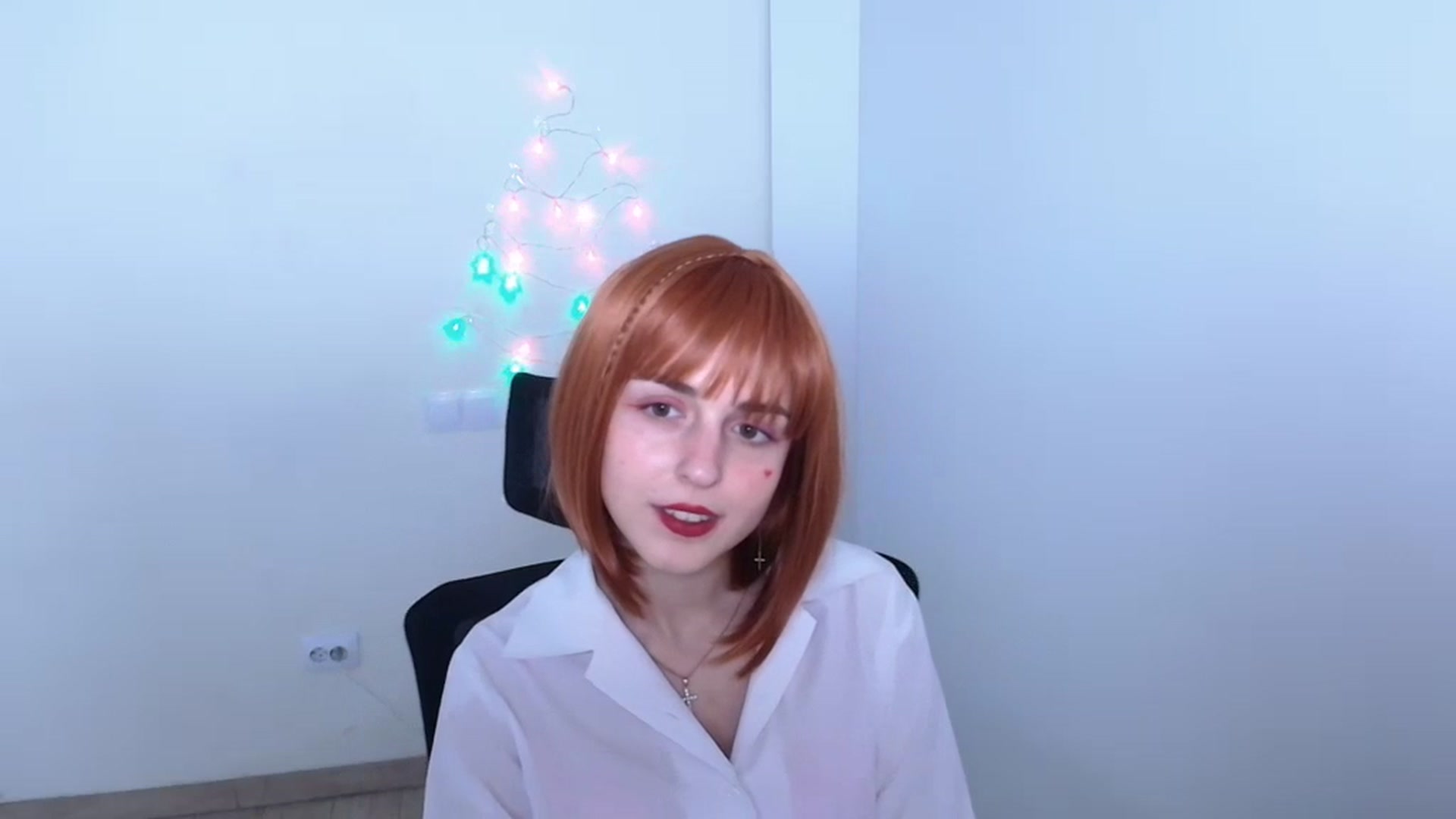 Gallery image thumbnail from Lurenn's myfreecams stream on, 12/18/2023, 19:03 image 16 of 20
