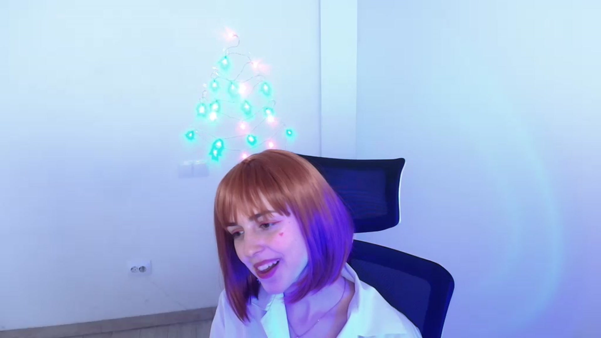 Gallery image thumbnail from Lurenn's myfreecams stream on, 12/18/2023, 19:03 image 2 of 20