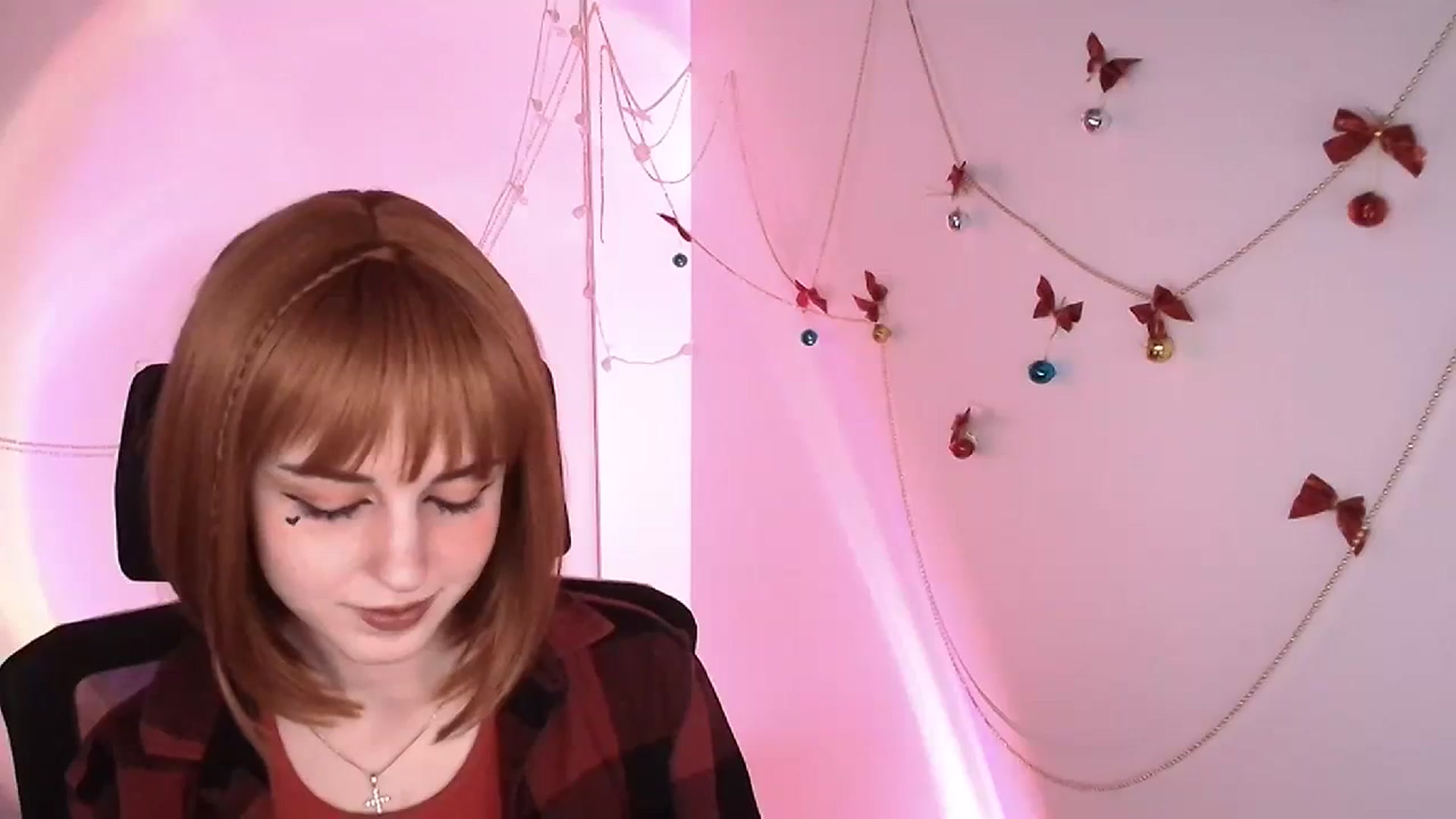 Gallery image thumbnail from Lurenn's myfreecams stream on, 12/22/2023, 14:26 image 16 of 20