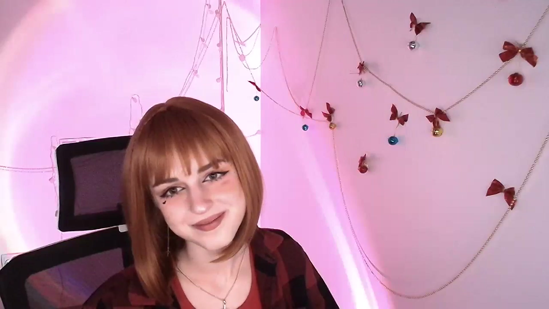 Gallery image thumbnail from Lurenn's myfreecams stream on, 12/22/2023, 14:26 image 20 of 20
