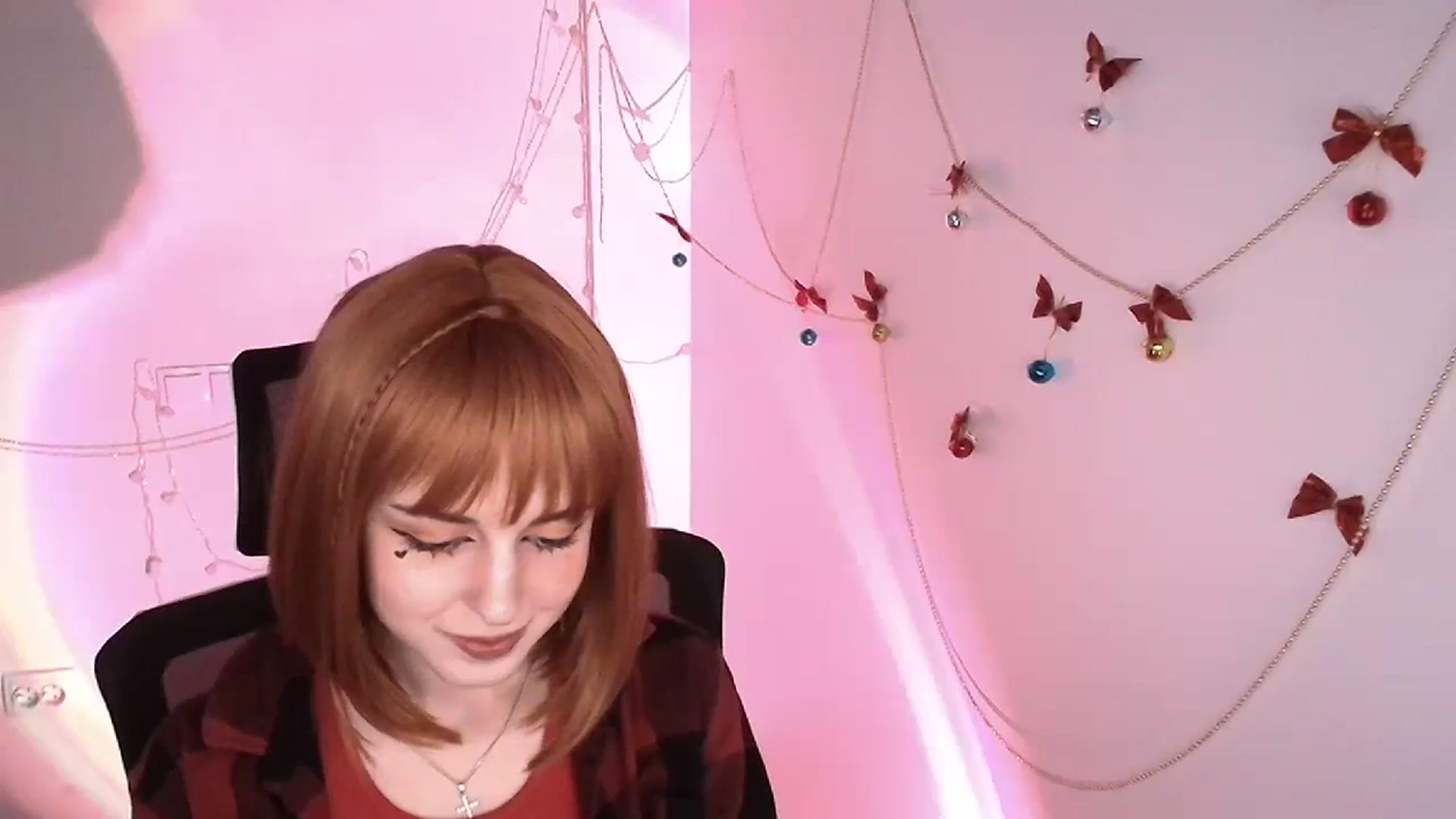 Gallery image thumbnail from Lurenn's myfreecams stream on, 12/22/2023, 14:26 image 10 of 20