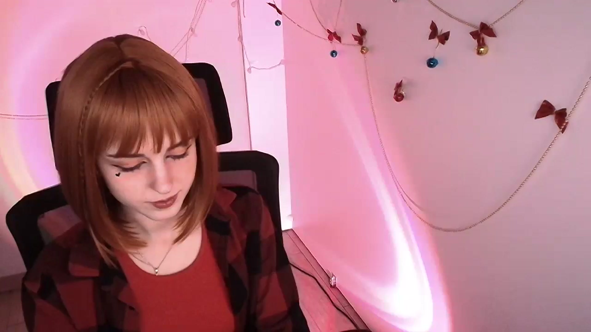 Gallery image thumbnail from Lurenn's myfreecams stream on, 12/22/2023, 14:26 image 1 of 20