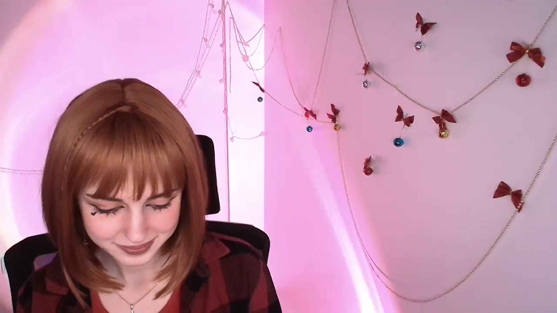 Gallery image thumbnail from Lurenn's myfreecams stream on, 12/22/2023, 14:26 image 18 of 20