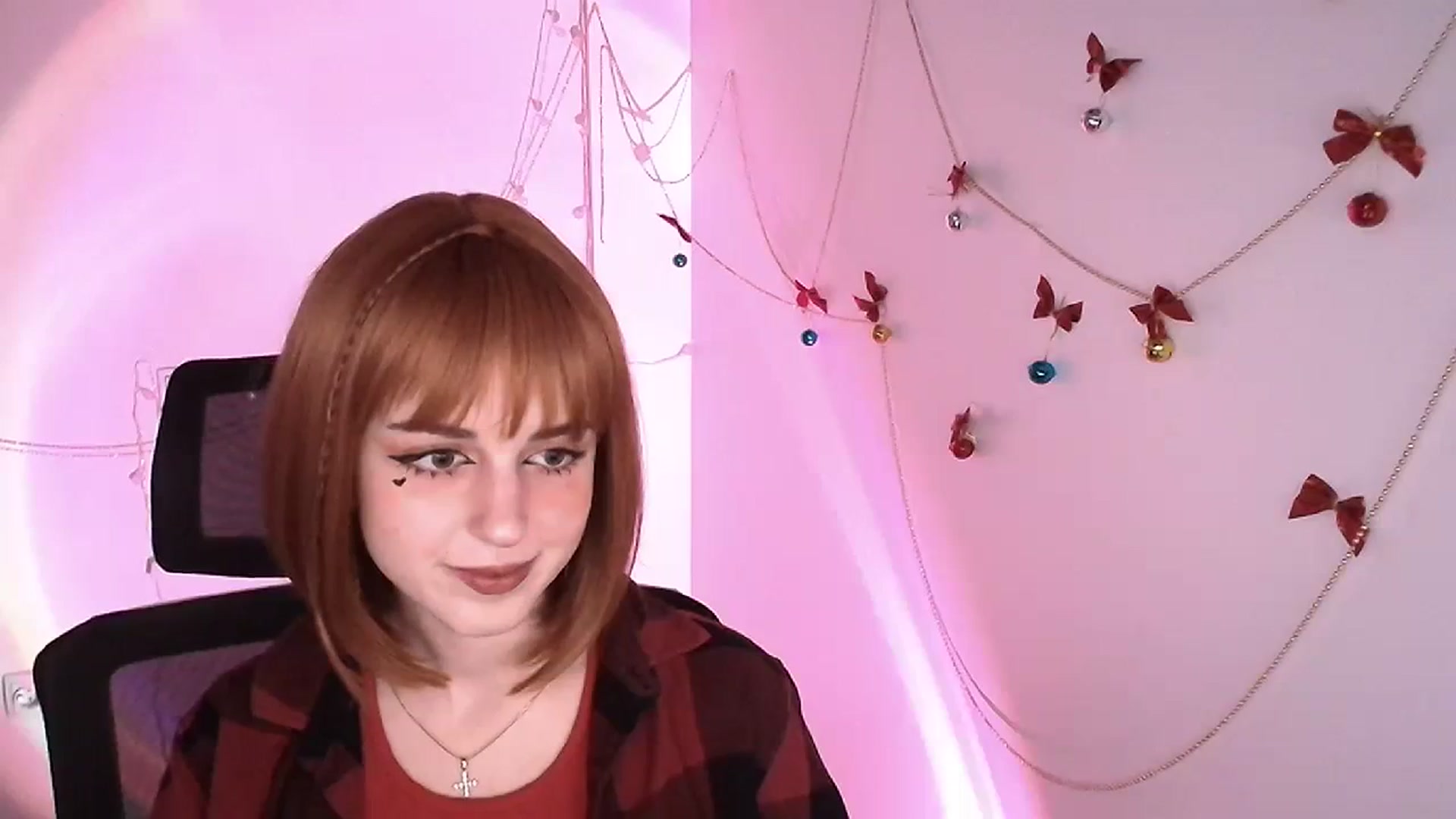 Gallery image thumbnail from Lurenn's myfreecams stream on, 12/22/2023, 14:26 image 15 of 20