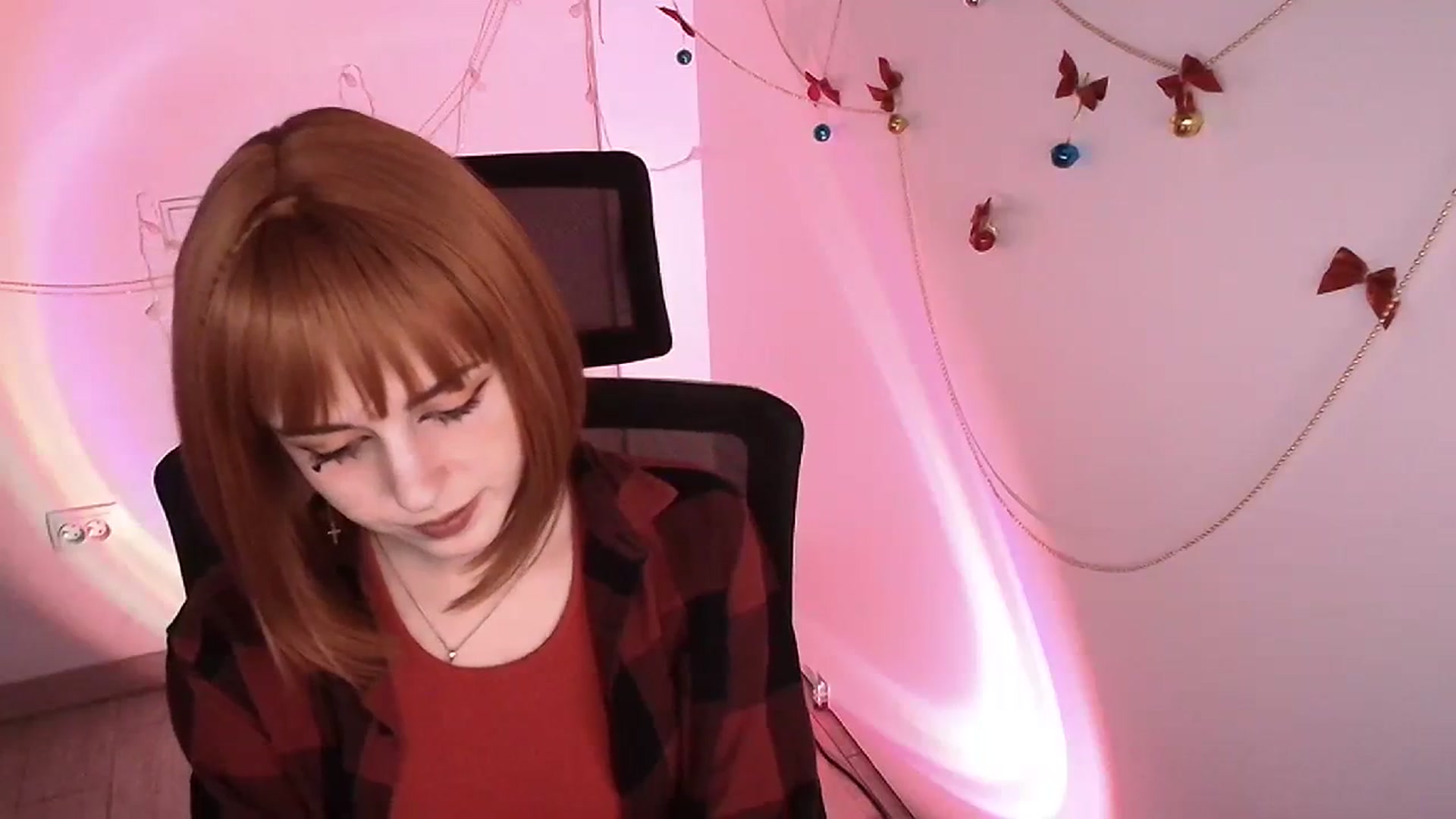 Gallery image thumbnail from Lurenn's myfreecams stream on, 12/22/2023, 14:26 image 4 of 20