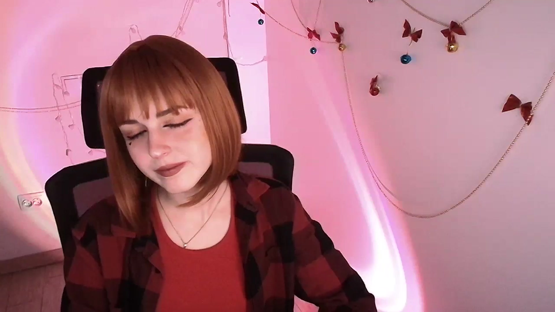 Gallery image thumbnail from Lurenn's myfreecams stream on, 12/22/2023, 14:26 image 6 of 20